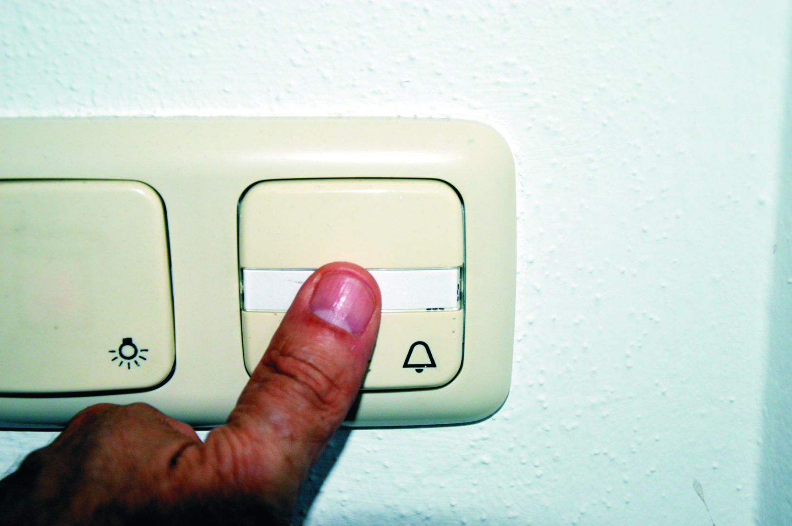 Dubiose „Hausbesuche“ von Unbekannten in Dachdecker-Kleidung