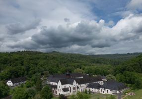 Dunkle Wolken über Kloster Eberbach