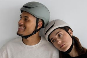 Echo Pro: Fahrradhelm mit Bremslicht passt sich Kopfform an und übersteht Stöße