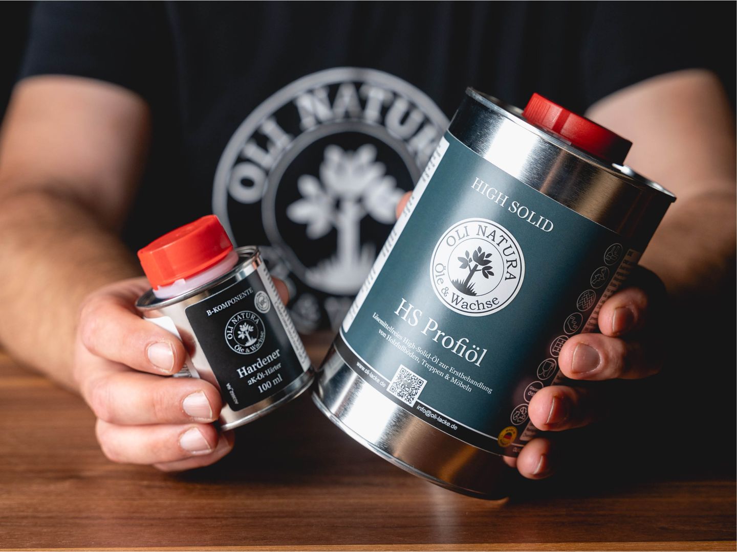 Ein Auftrag. 100 Prozent Festkörper. HS Profiöl von OLI-NATURA.