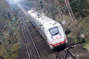 Ein ICE der Deutschen Bahn