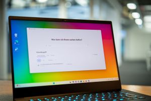 Ein Laptop mit Windows 11 und Microsoft Copilot