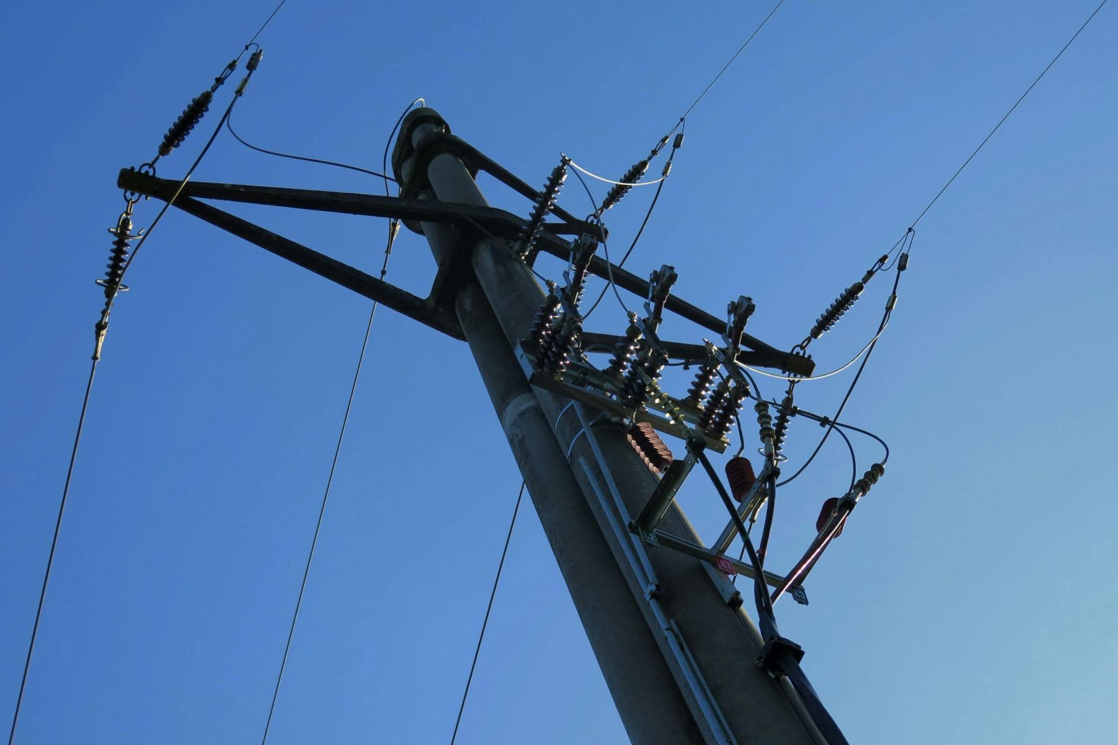 Ein Monat zwischen Überschuss und Dunkelflaute