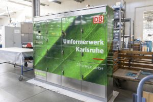 Eine Paketanlage als Corporate ID und Werbeträger | KNOBLOCH