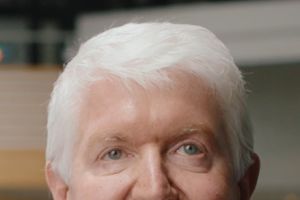 Element Logic und Elotec feiern die weltweit erste AutoStore-Installation