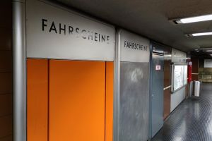 Entfernter Fahrscheinautomat (Archiv)