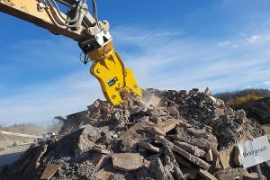 Epiroc erweitert Garantie für ausgewählte Baggeranbaugeräte mit HATCON™