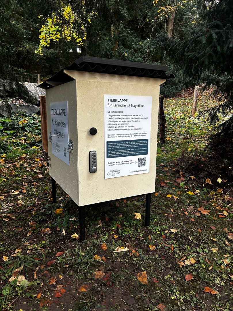 Erste Tierklappe in der Schweiz