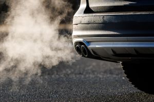 EU lockert CO₂-Regeln – warum das Mercedes und VW sofort hilft