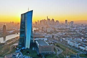 EZB zwischen Vertrauen und Misstrauen: Warum Investoren auf Regelbrüche setzen