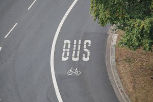 Fahrspur für Busse und Fahrräder (Archiv)