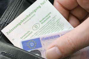 Fahrzeugschein aufs Smartphone – Deutschland wagt den digitalen Einstieg in die Fahrzeugwelt