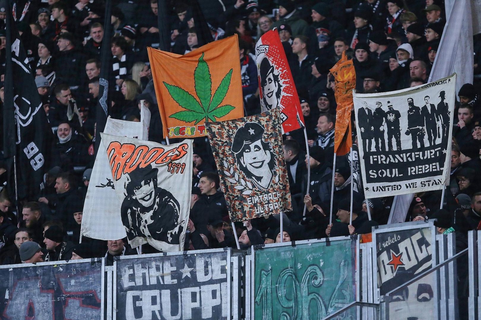 Fans von Eintracht Frankfurt (Archiv)