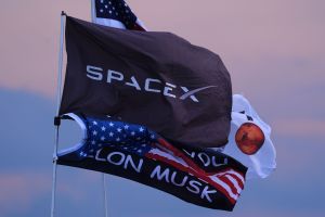 Flaggen: SpaceX, Elon Musk