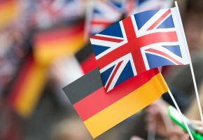 Flaggen von Deutschland Großbritannien