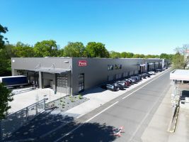 FLEXA bezieht neues Logistik- und Versandzentrum