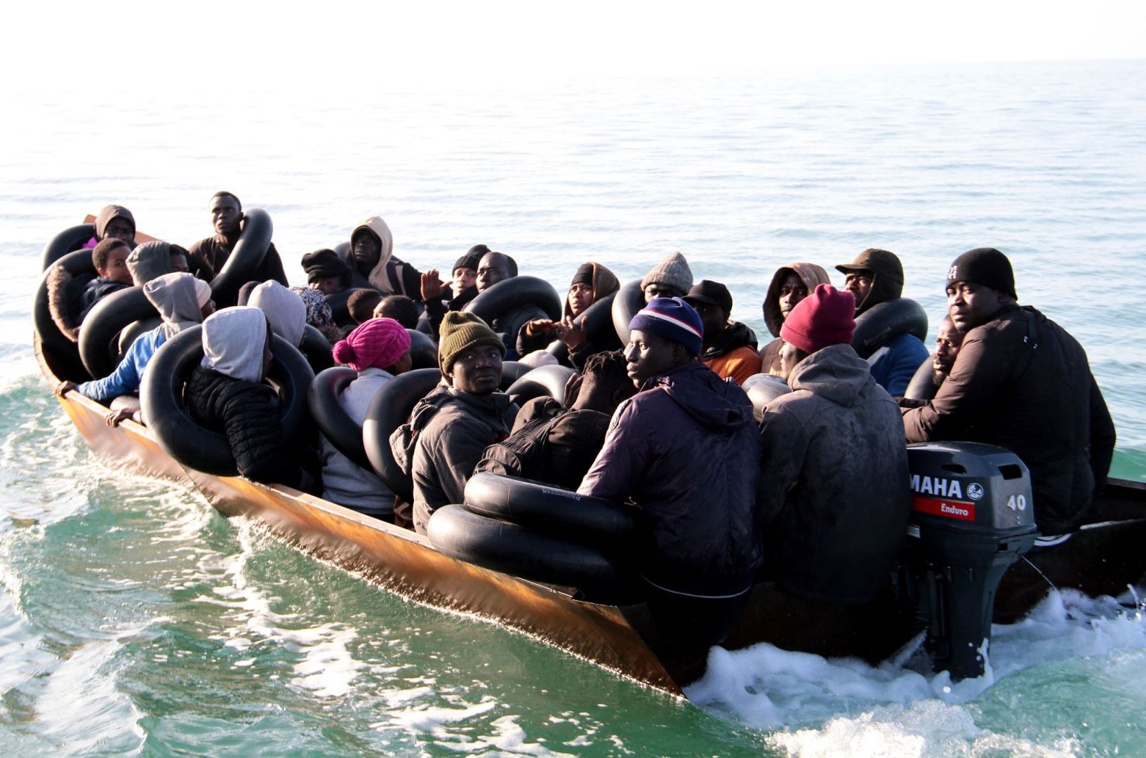 Flüchtlinge in einem Blechboot