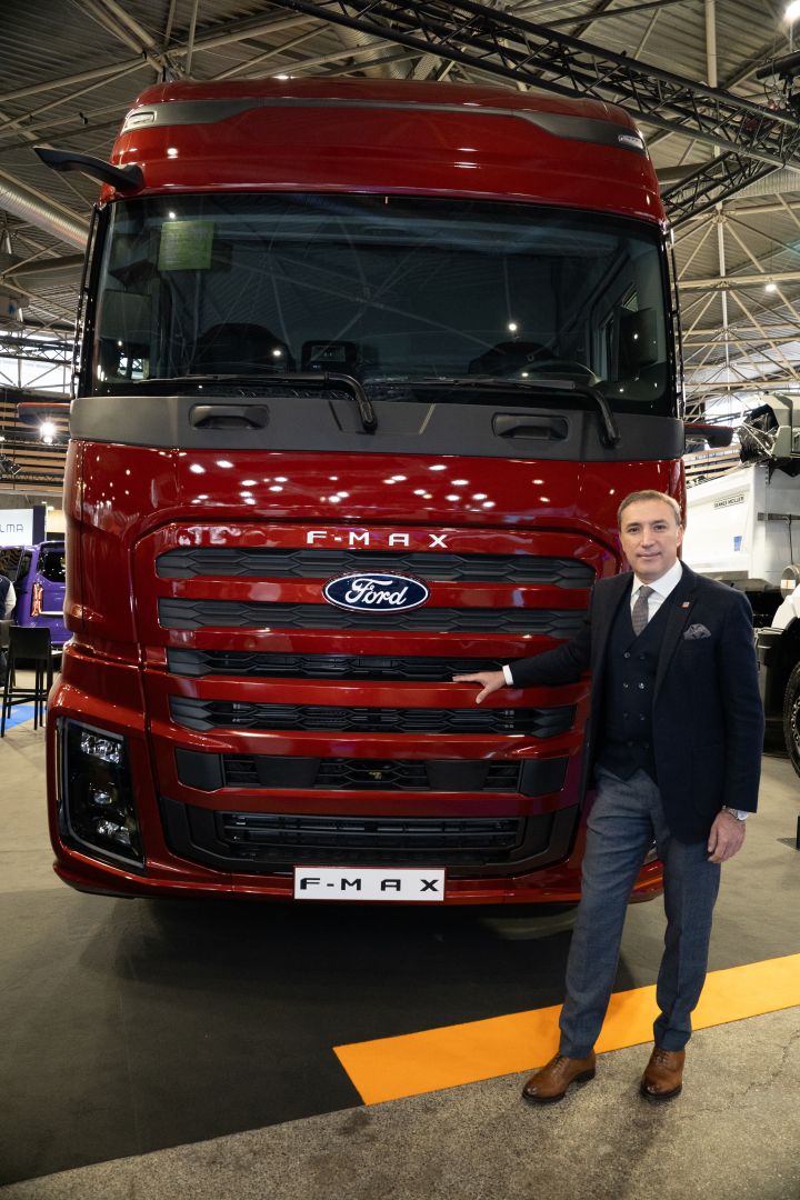Ford Trucks International präsentiert neuen F-MAX und vollelektrischen F-LINE E auf der Solutrans 2025