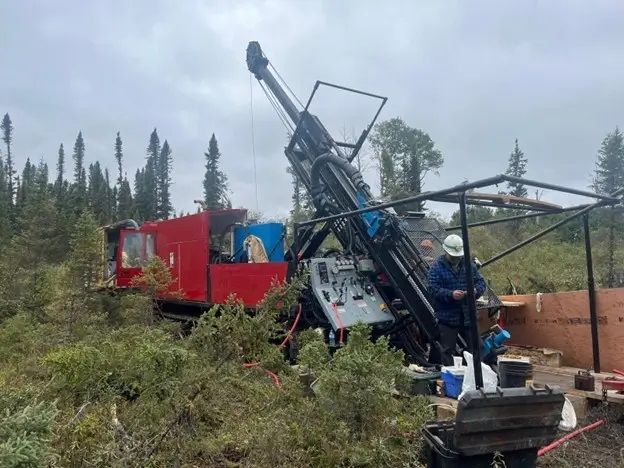 Formation Metals lässt aufhorchen: Mächtige Goldmineralisierung auf N2-Projekt erbohrt!