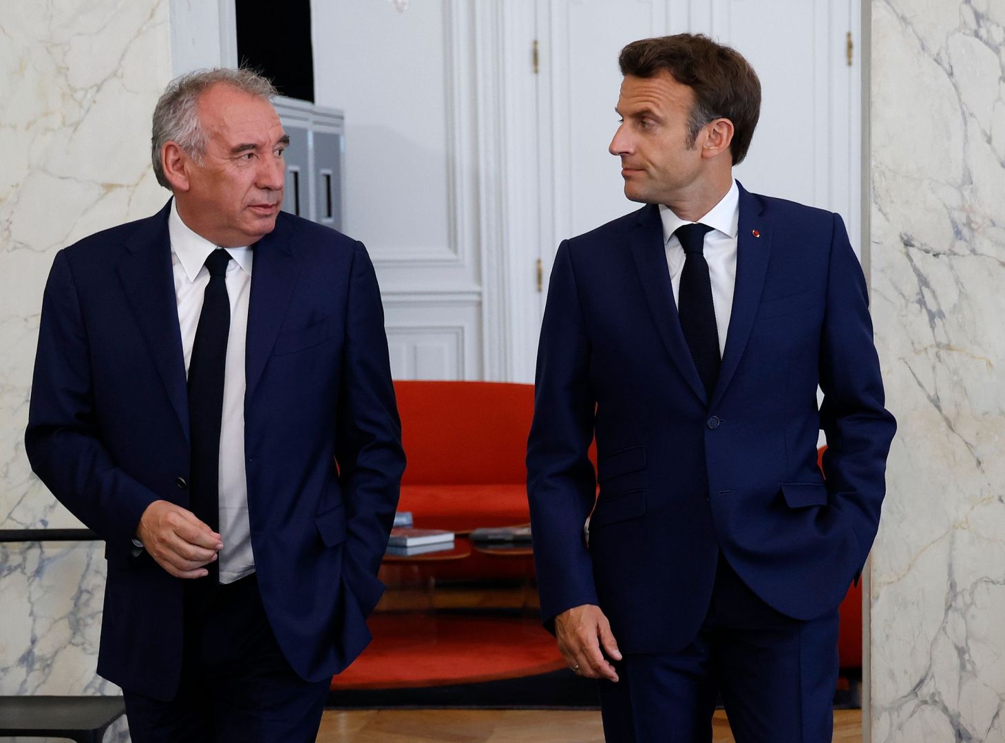 Francois Bayrou und Emmanuel Macron