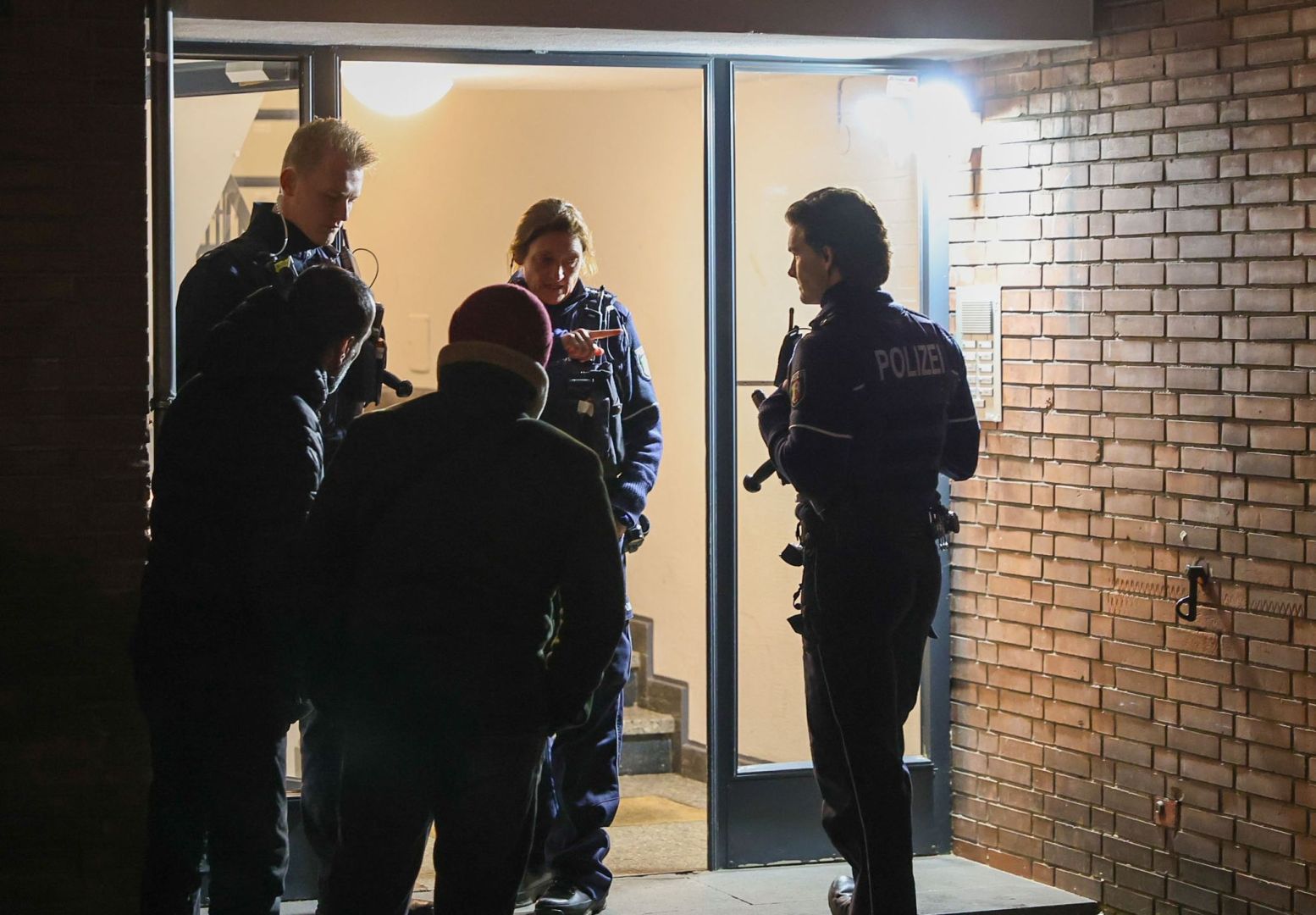 Frau lebensgefährlich verletzt