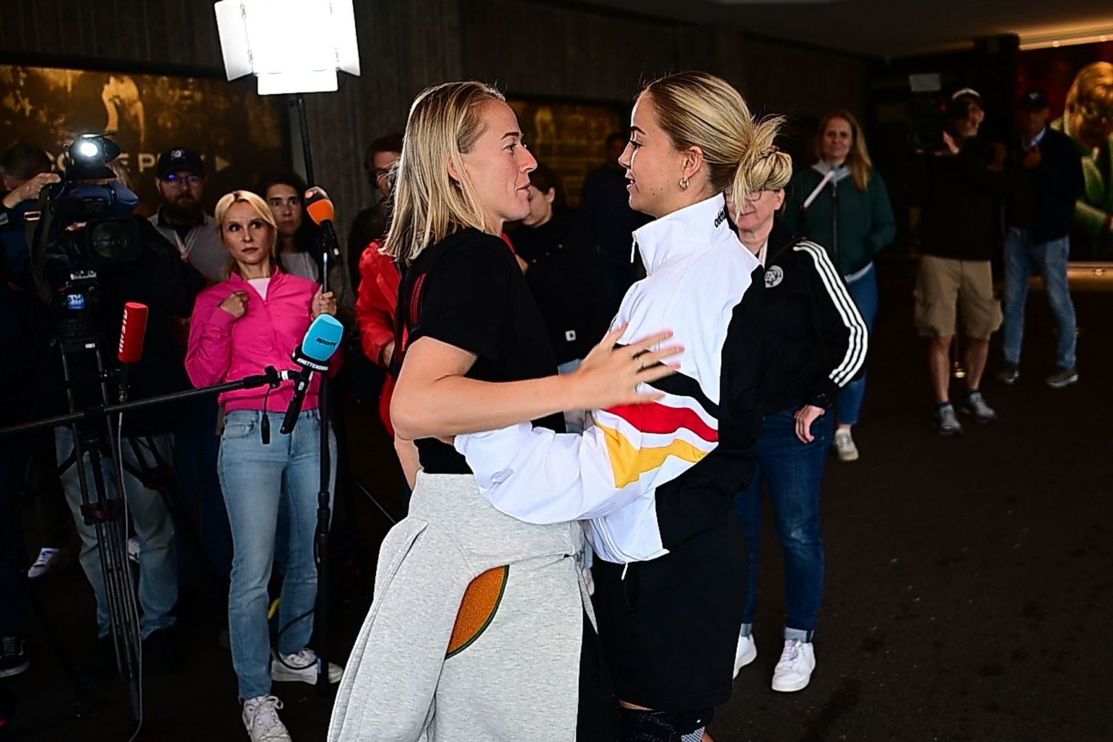 Frauenfußball-EM - Abreise Deutschland