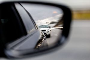 Frauenparkplatz, Winterreifen & Lichthupe – Verkehrsmythen die wir aufklären