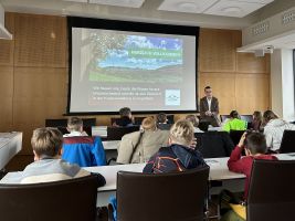 „Freundebuch“ und Kreisverwaltung