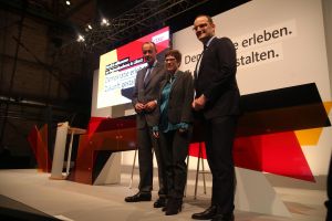 Friedrich Merz, Annegret Kramp-Karrenbauer und Jens Spahn in 2018 (Archiv)