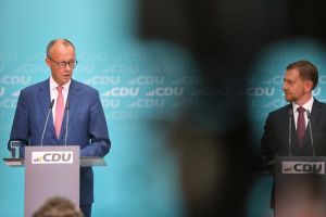 Friedrich Merz und Michael Kretschmer (Archiv)