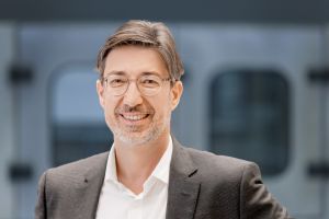 Ganzheitliche Linienkompetenz: KHS präsentiert wegweisende Lösungen und Services auf der drinktec