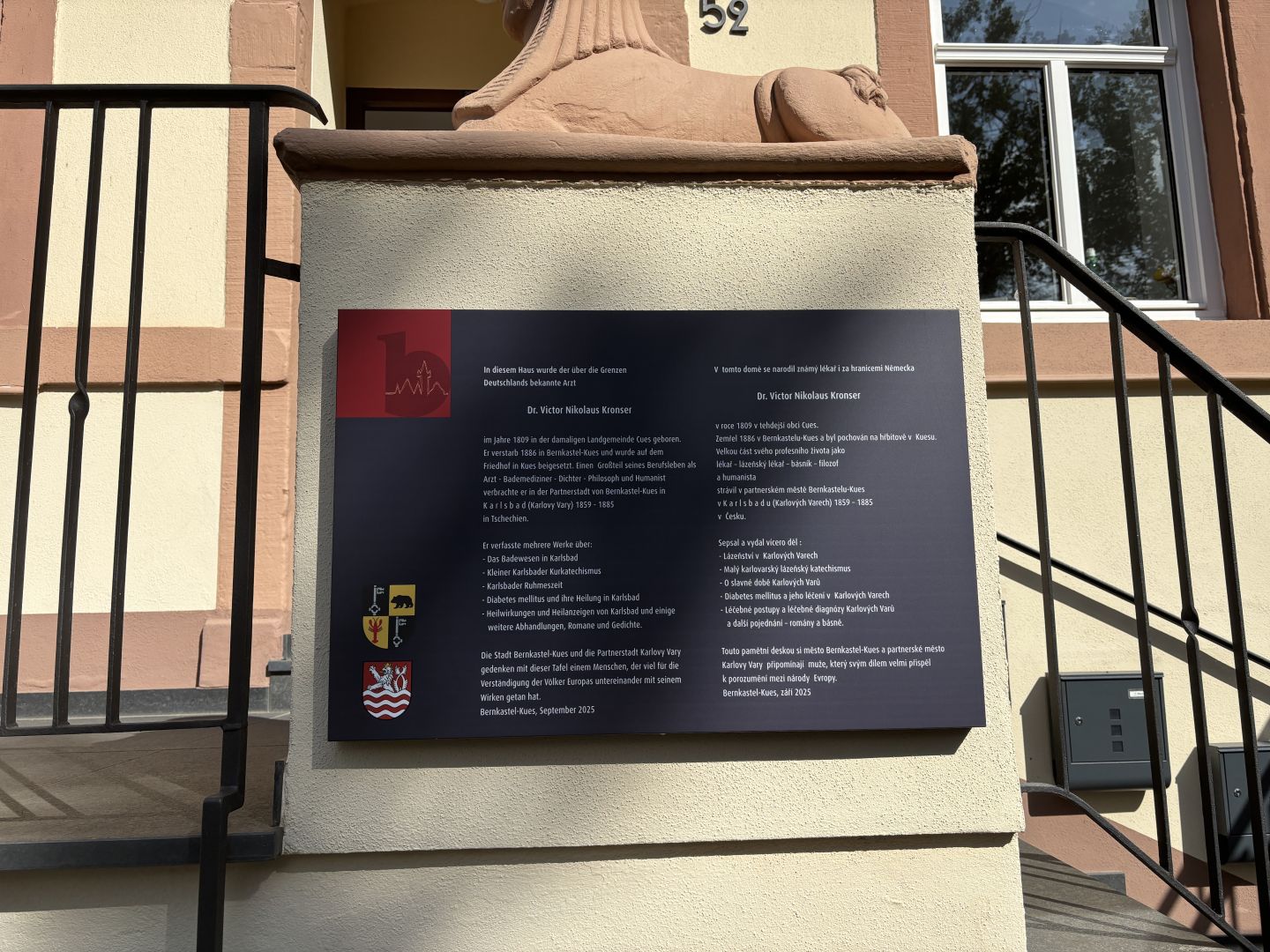 Gedenktafel für Dr. Victor Nikolaus Kronser enthüllt