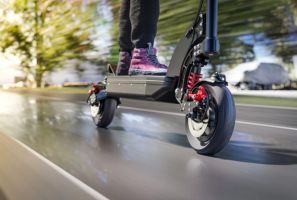 Gefährliche Mobilität: E-Scooter Unfälle um 26% auf 12.000 gestiegen