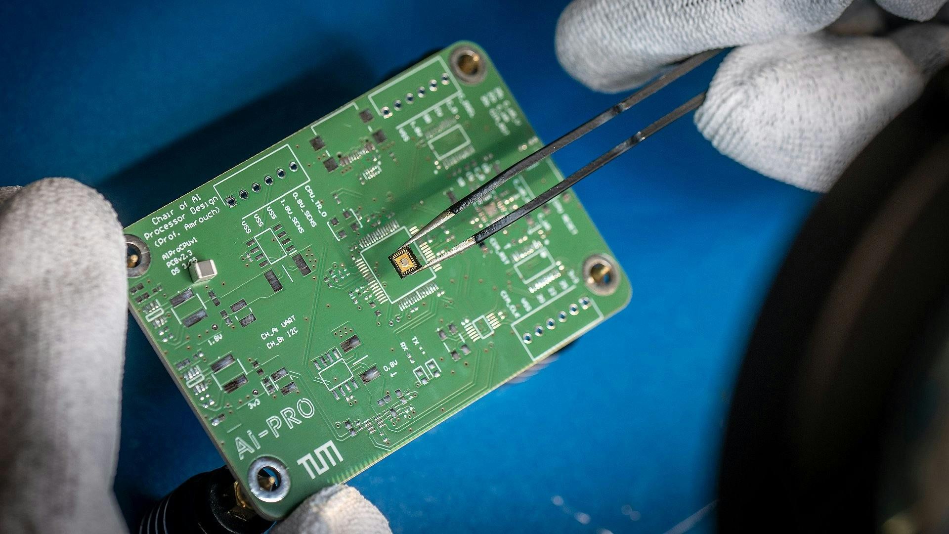 Gehirn aus Silizium – Dresdner Start-ups wollen die KI-Revolution auslösen