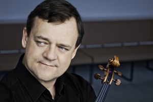 Geiger Frank Peter Zimmermann zu Gast bei den Essener Philharmonikern
