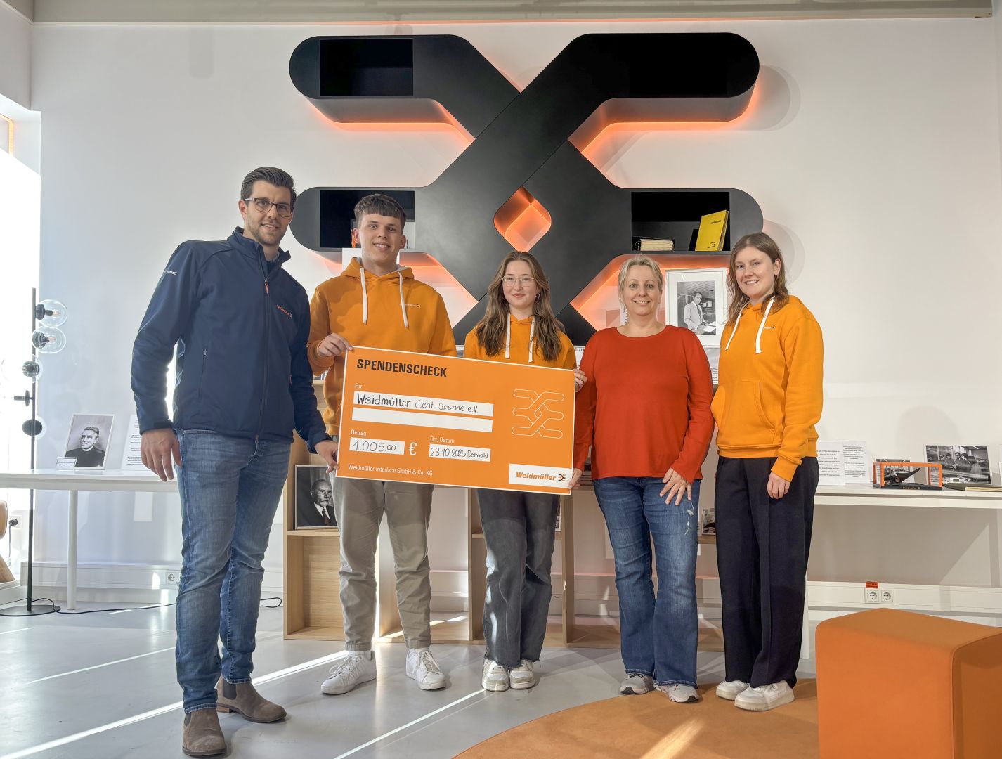 Gemeinsam Gutes getan: Azubi-Projekt in der Weidmüller Welt erzielt 1.005 Euro Spendensumme