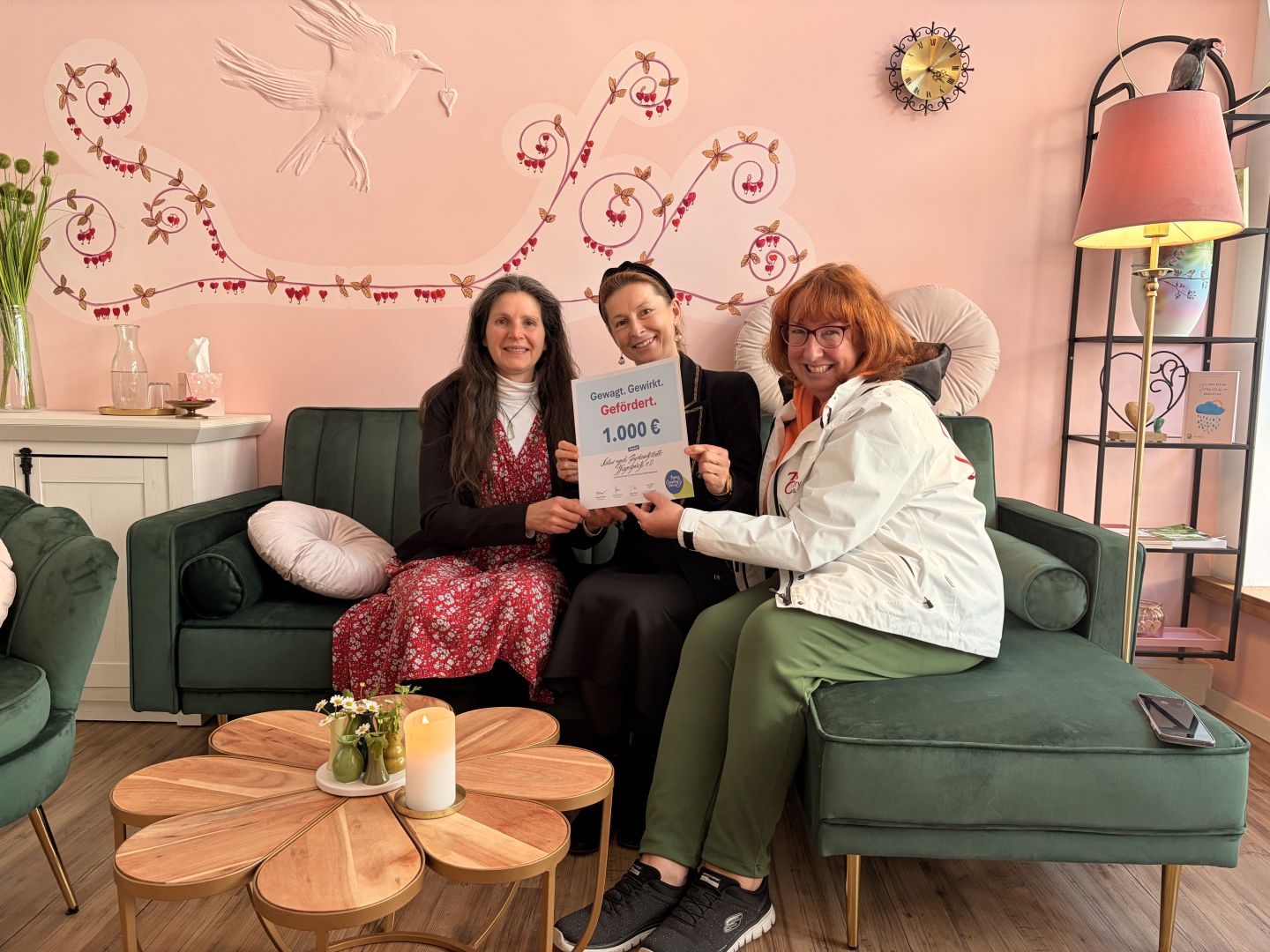 Gemeinsam mit Tabuthemen aufräumen: 1.000 € Förderung für kreative Trauerarbeit