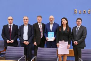 Gemeinschaftsdiagnose der Wirtschaftsforschungsinstitute Frühjahr 2026 am 01.04.2026