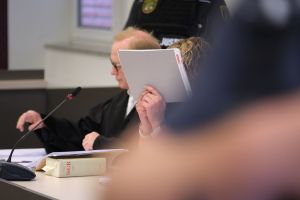 Gerichtsprozess - Totschlag an Neugeborenen