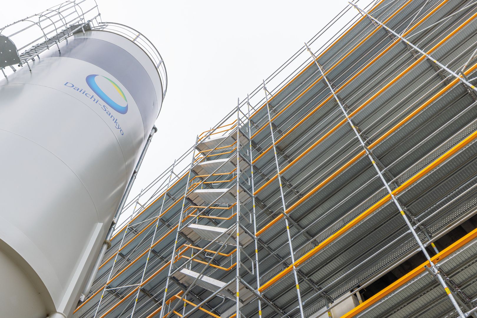 Gerüstbau als Schlüsselgewerk im pharmazeutischen Anlagenbau