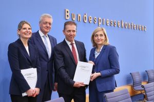 Gesundheits-Kommission legt Vorschläge vor (Archiv)