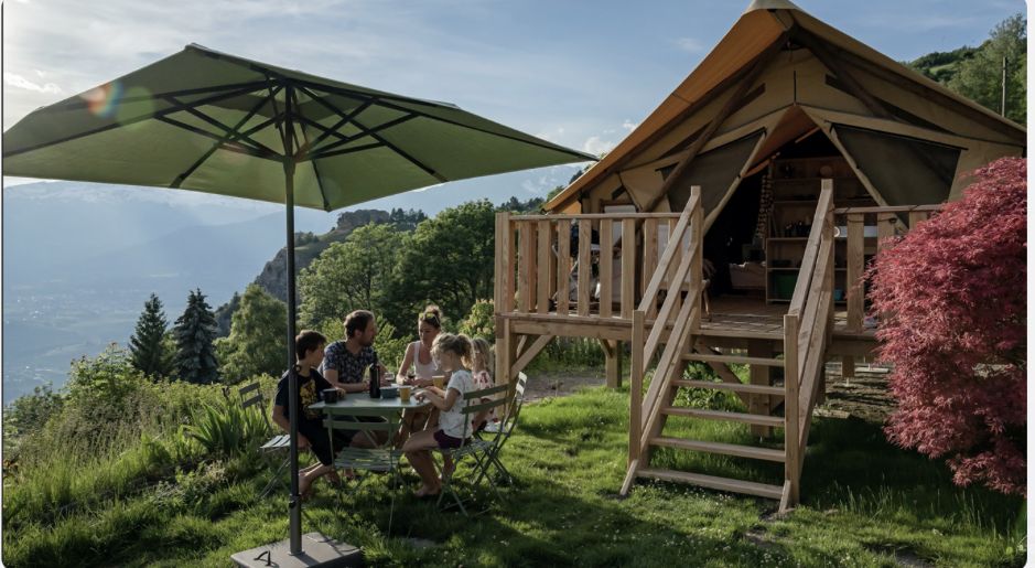 Glamping-Park & Caravaning-Area Schloss Thurn