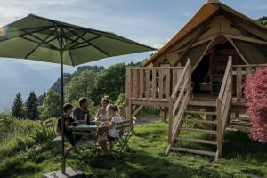 Glamping-Park & Caravaning-Area Schloss Thurn