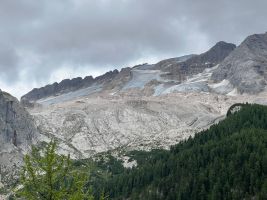 Gletscherschmelze in Dolomiten 