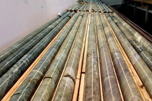 Goldprojekt Duquesne West: Emperor Metals schärft Modell mit Bohrungen und Kern-Neuanalysen