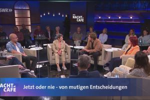 Gründung mit 70: Patentierte Pflegekleidung aus eigener Erfahrung