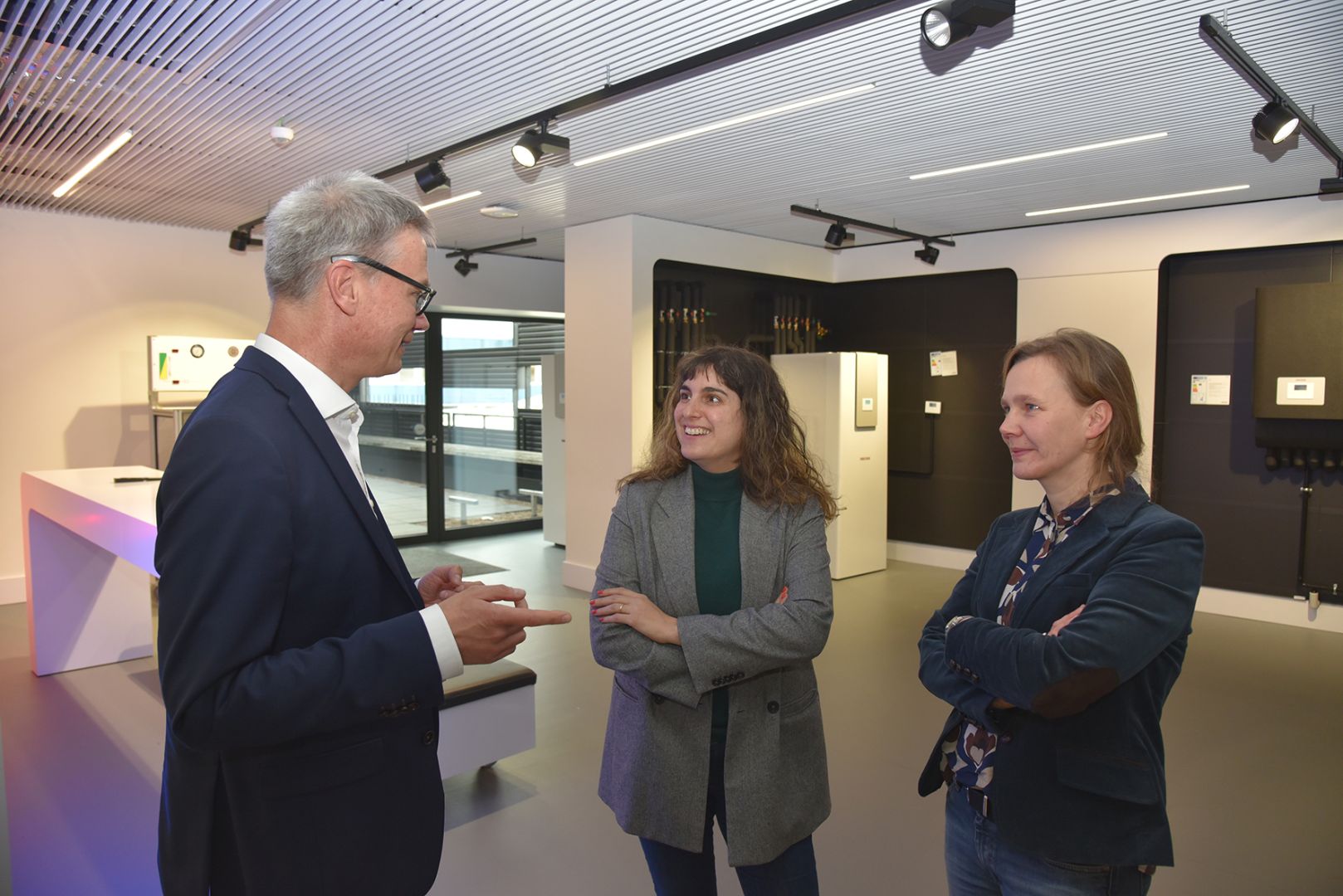 Grünen-Landtagsabgeordnete besuchen Stiebel Eltron