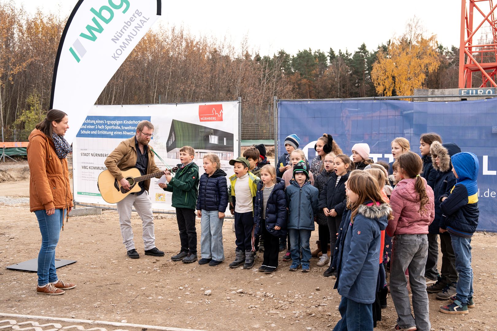 Grundsteinlegung in Fischbach: Neubau Kinderhort, Sporthalle und Schulerweiterung in modernem Gesamtkomplex