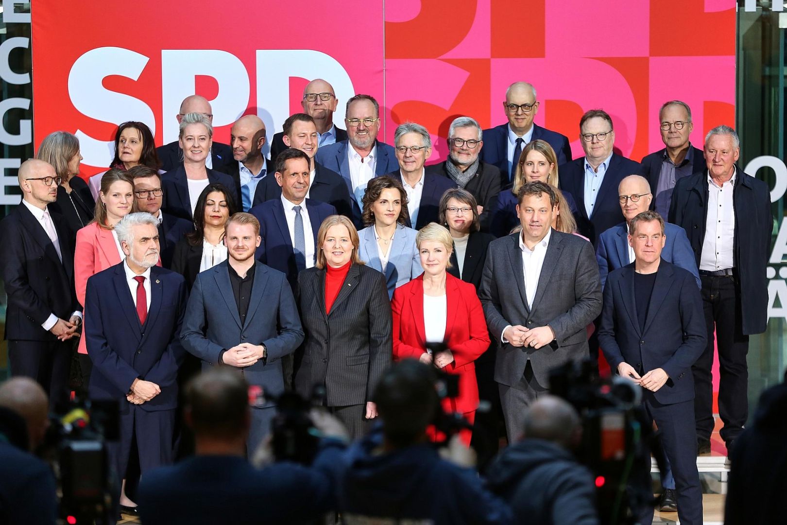 Gruppenbild nach SPD-Krisensitzung (Archiv)