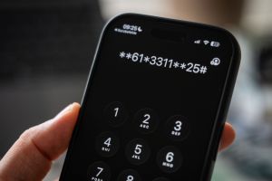 GSM-Code **61*3311**25# auf dem Disply eines iPhone